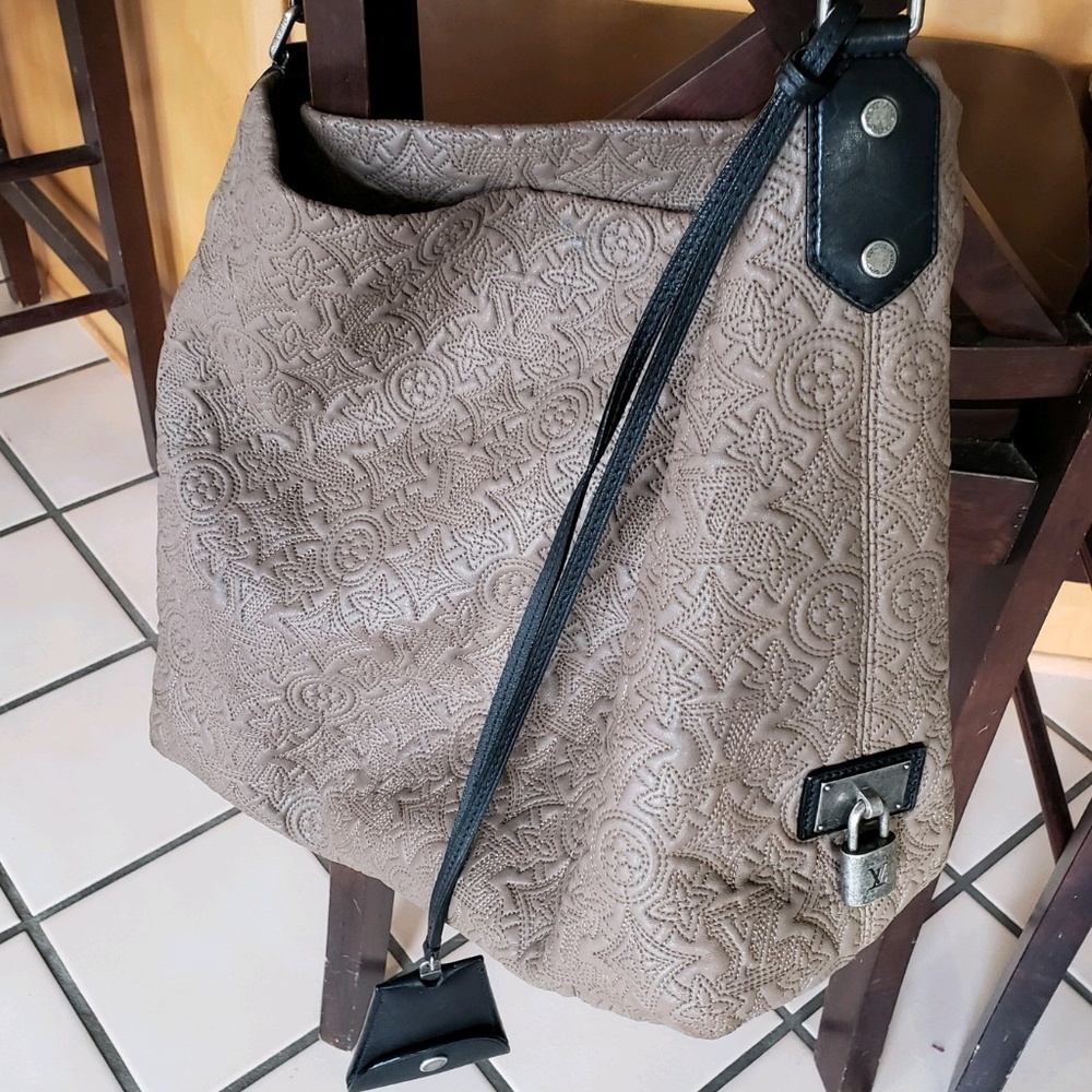 Louis Vuitton Antheia Pm Brown Leather Hobo Bag